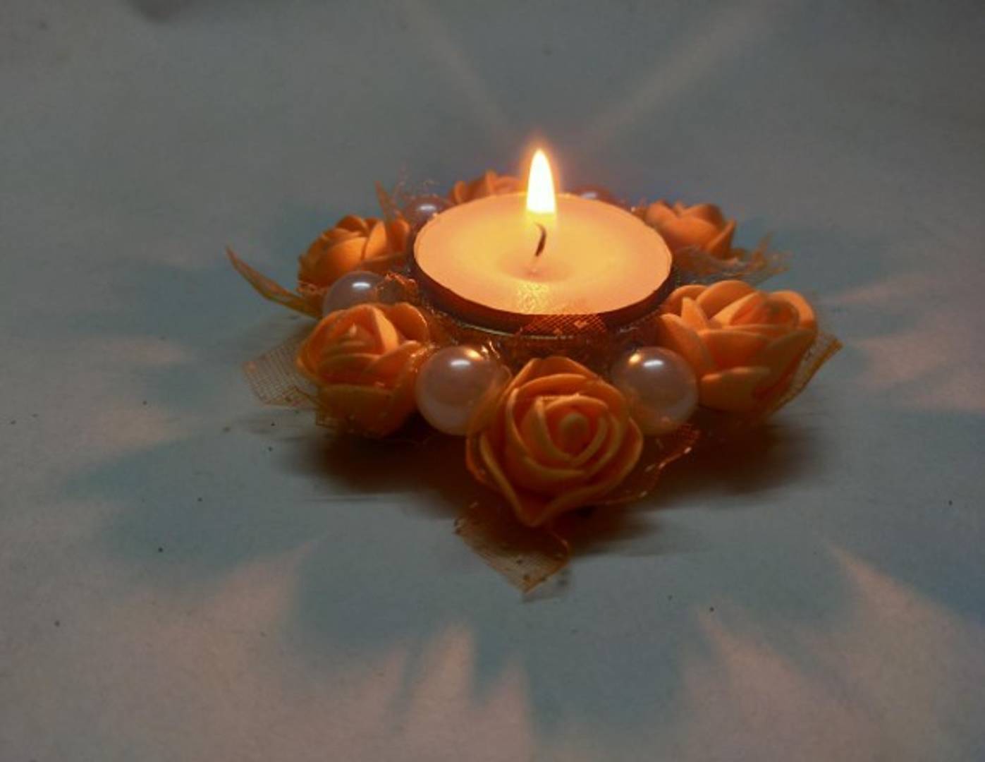 Tea light Holders with Free Candle -Pack of 1