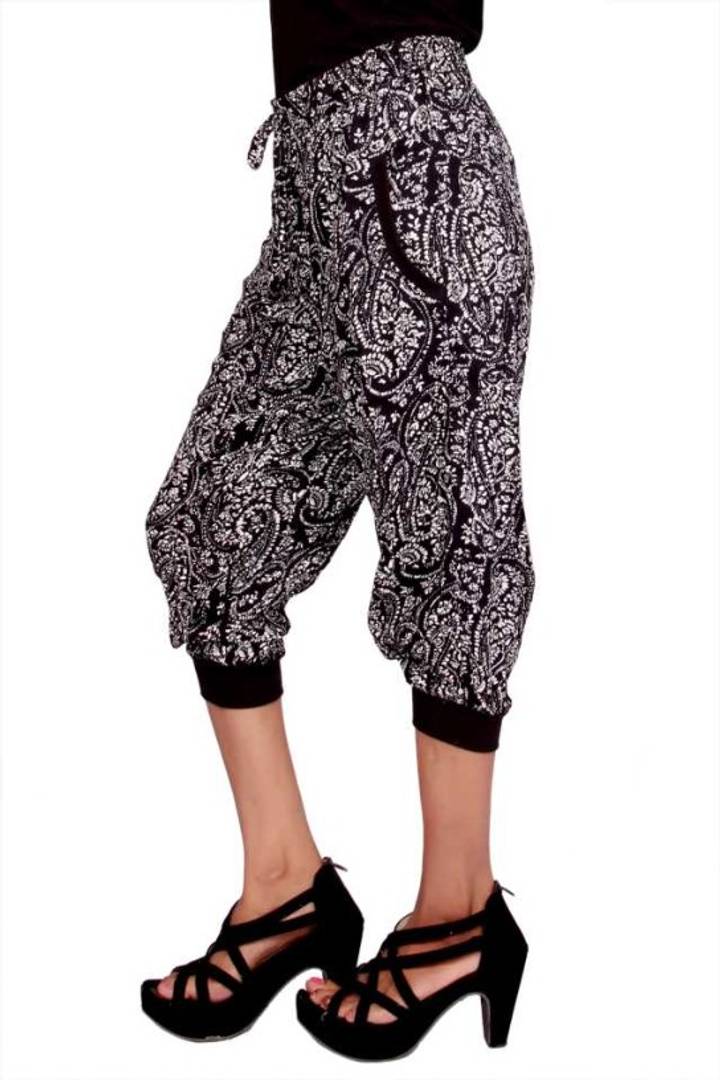 Women Rayon Printed Capris Pant