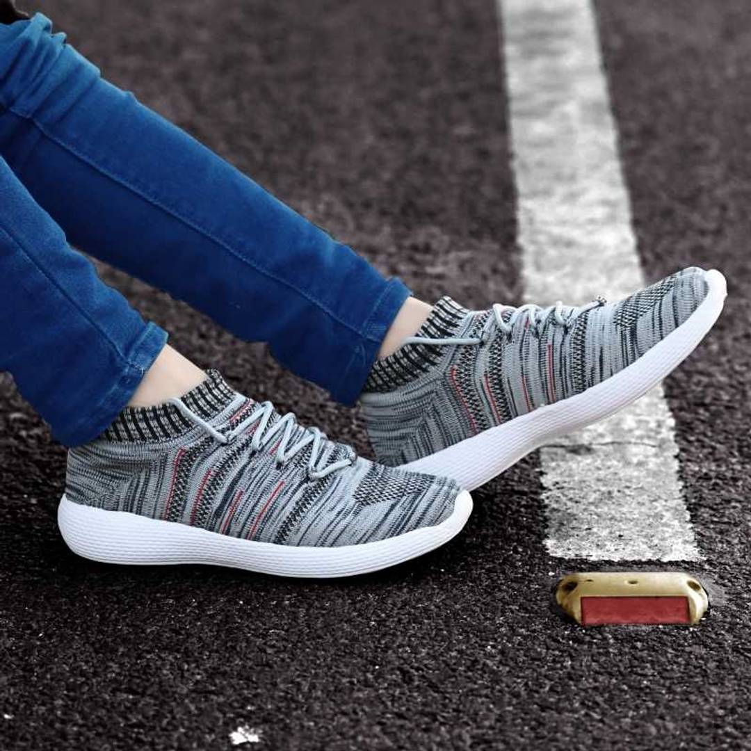 Stylish Mesh Grey Running Shoes For Men